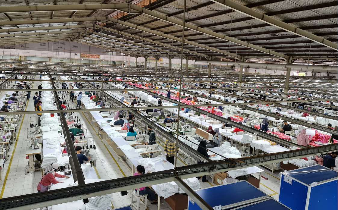 Wide view of garment production lines inside PT. Young Hyun Star